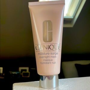 Clinique Moisture Surge Overnight Mask -Brand New.